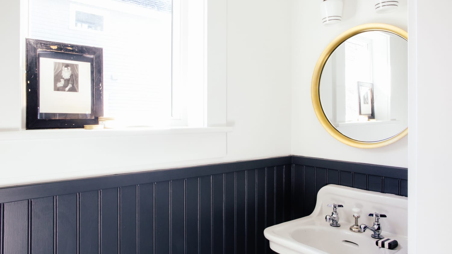 wainscot bathroom